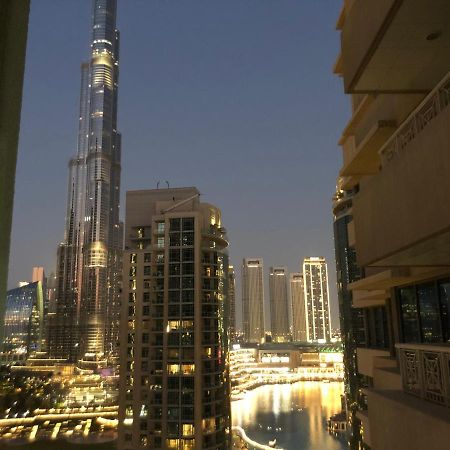 Downtown Boulevard One Bedroom Apt In 29 Blvd غرفة وصالة Burj & Fountain View Master Bedroom Plus 2 Single Beds In Living Room Dubai Exterior foto